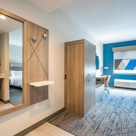 Holiday Inn Express & Suites Charlottesville By Ihg ภายนอก รูปภาพ