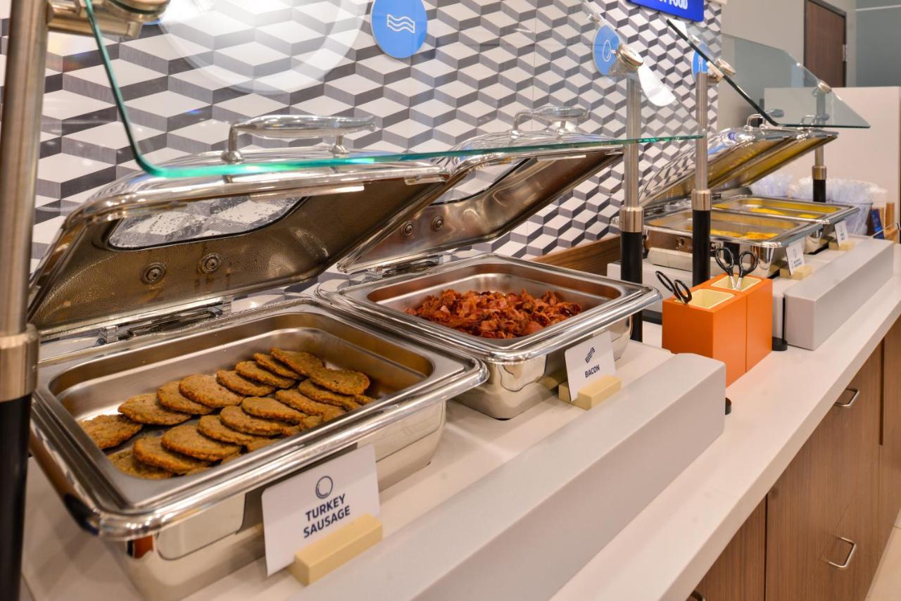Holiday Inn Express & Suites Charlottesville By Ihg ภายนอก รูปภาพ