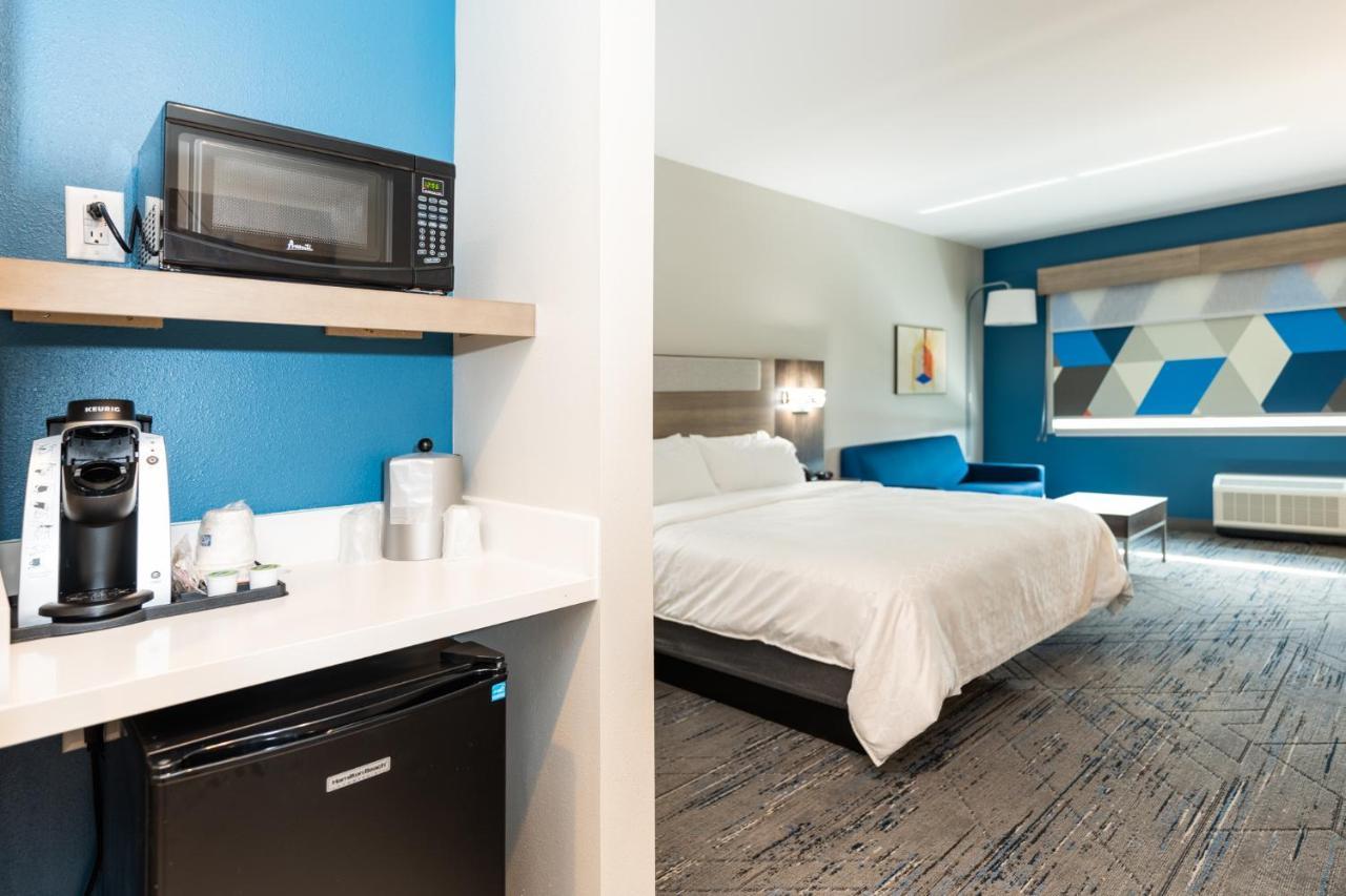 Holiday Inn Express & Suites Charlottesville By Ihg ภายนอก รูปภาพ
