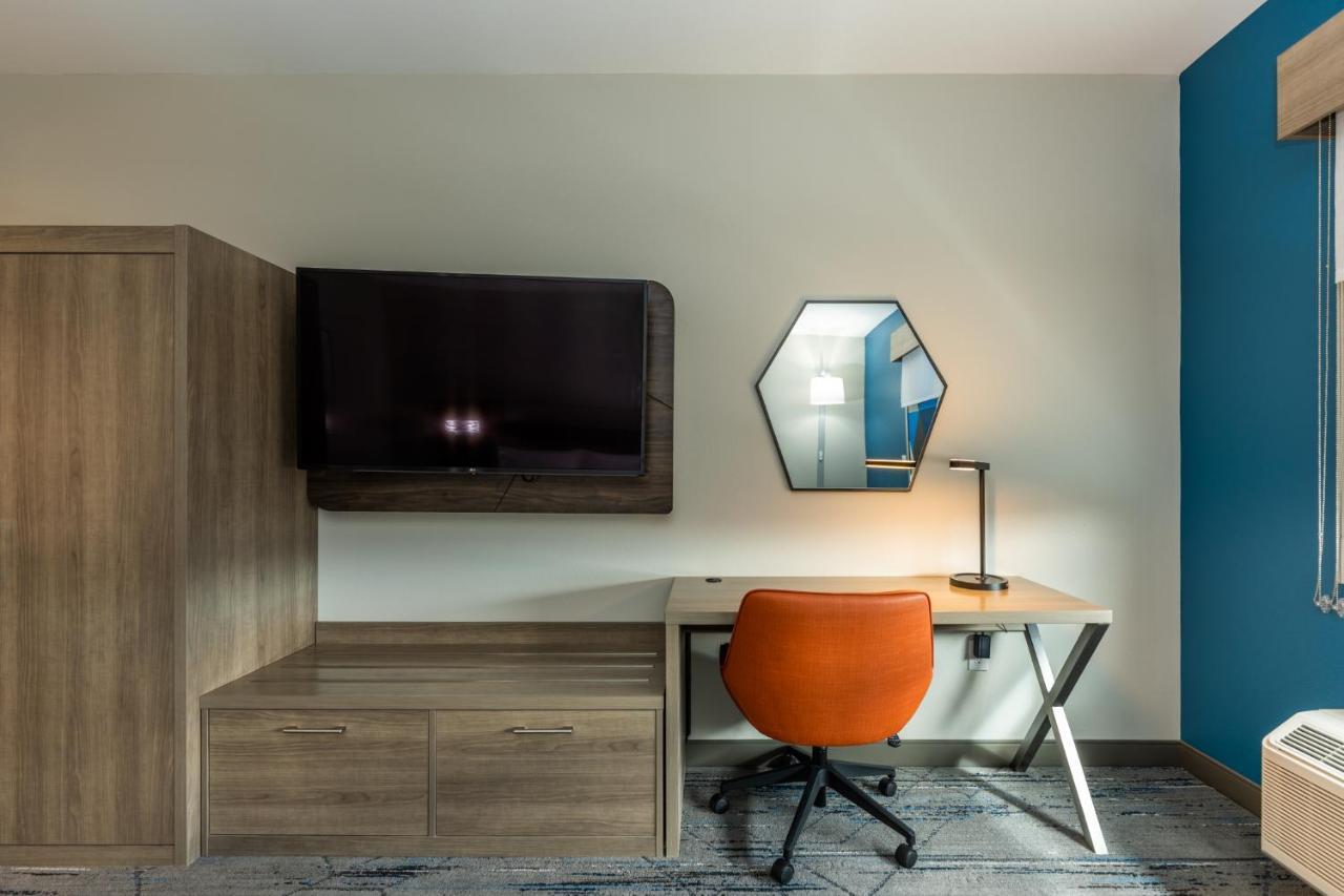 Holiday Inn Express & Suites Charlottesville By Ihg ภายนอก รูปภาพ