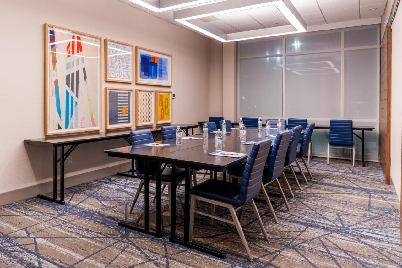 Holiday Inn Express & Suites Charlottesville By Ihg ภายนอก รูปภาพ