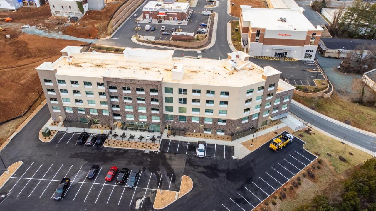Holiday Inn Express & Suites Charlottesville By Ihg ภายนอก รูปภาพ