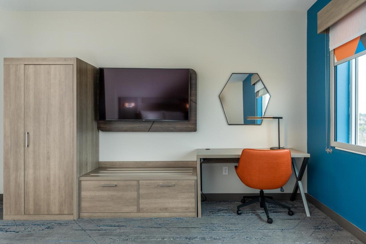 Holiday Inn Express & Suites Charlottesville By Ihg ภายนอก รูปภาพ