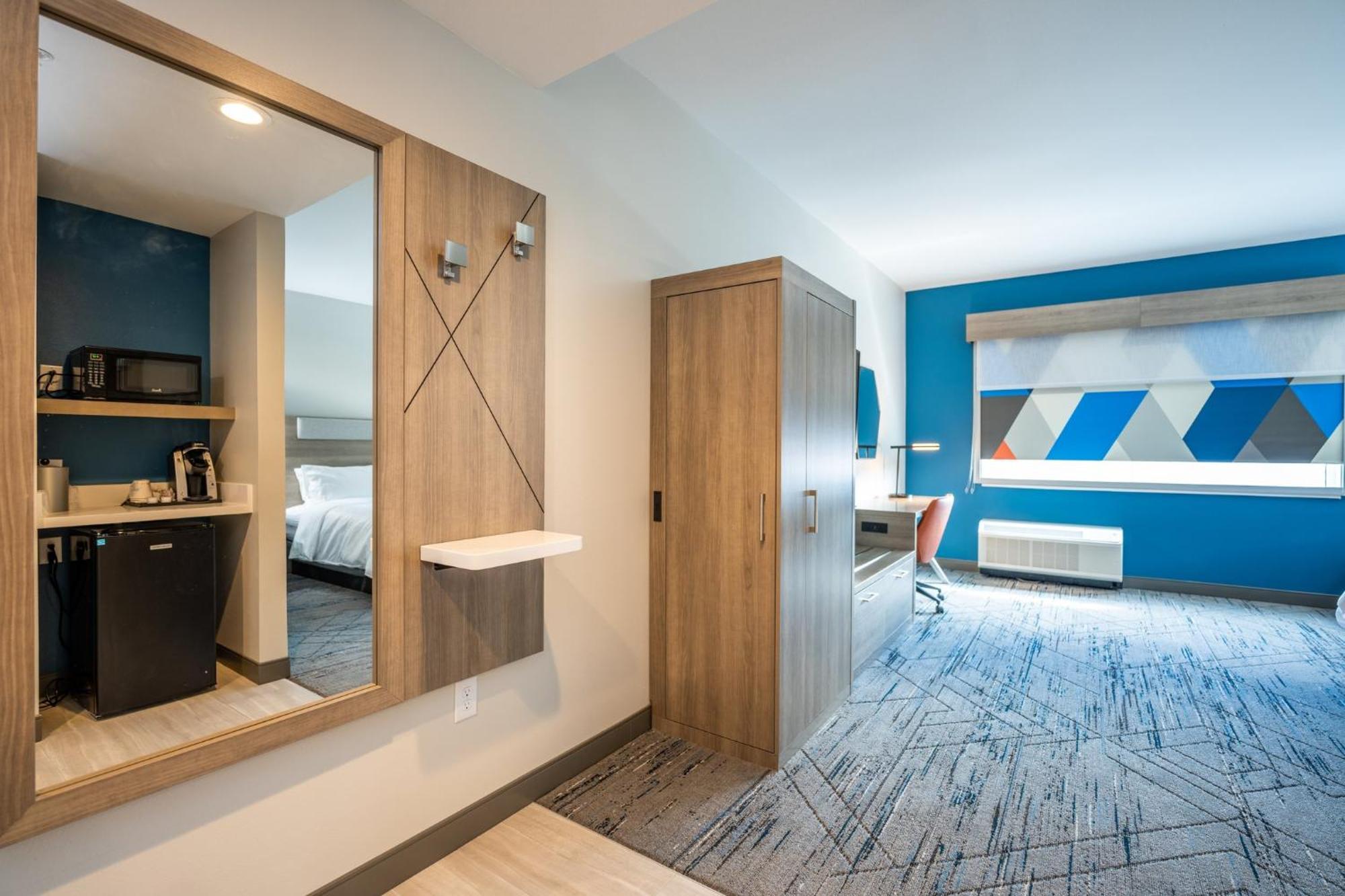 Holiday Inn Express & Suites Charlottesville By Ihg ภายนอก รูปภาพ